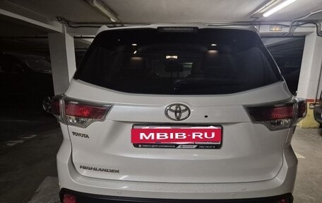Toyota Highlander III, 2015 год, 2 800 000 рублей, 28 фотография