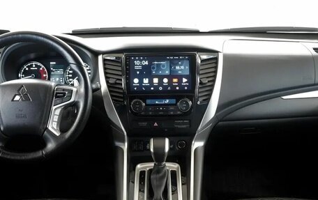 Mitsubishi Pajero Sport III рестайлинг, 2019 год, 3 590 000 рублей, 5 фотография