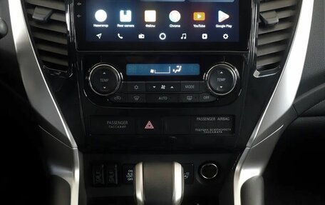 Mitsubishi Pajero Sport III рестайлинг, 2019 год, 3 590 000 рублей, 7 фотография