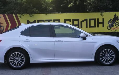 Toyota Camry, 2019 год, 2 650 000 рублей, 5 фотография