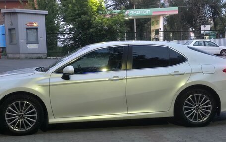 Toyota Camry, 2019 год, 2 650 000 рублей, 6 фотография