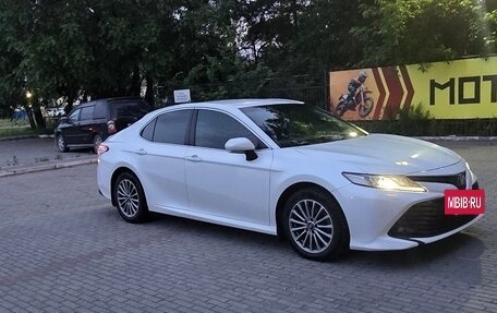 Toyota Camry, 2019 год, 2 650 000 рублей, 2 фотография