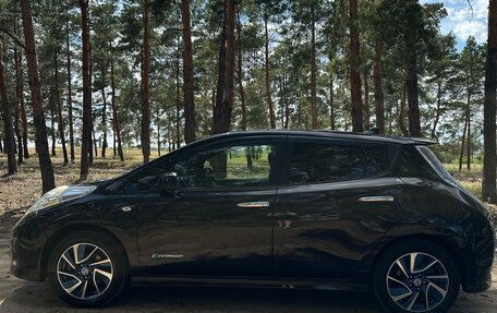 Nissan Leaf I, 2015 год, 900 000 рублей, 2 фотография