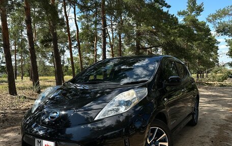 Nissan Leaf I, 2015 год, 900 000 рублей, 3 фотография