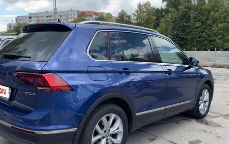 Volkswagen Tiguan II, 2018 год, 2 650 000 рублей, 2 фотография
