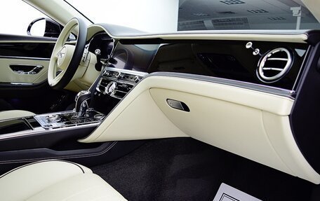 Bentley Flying Spur, 2022 год, 14 959 661 рублей, 33 фотография