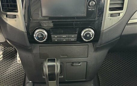 Mitsubishi Pajero IV, 2017 год, 3 300 000 рублей, 9 фотография