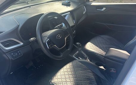 Hyundai Solaris II рестайлинг, 2021 год, 1 550 000 рублей, 7 фотография