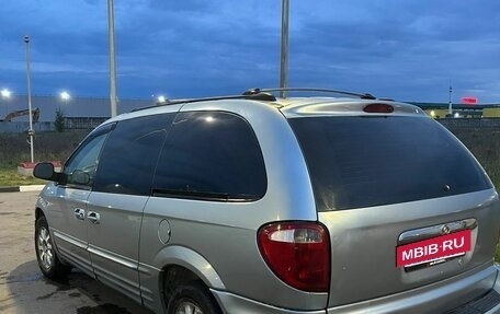 Chrysler Town & Country IV, 2002 год, 650 000 рублей, 7 фотография