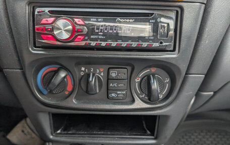 Nissan Almera, 2005 год, 350 000 рублей, 17 фотография