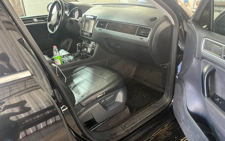 Volkswagen Touareg III, 2011 год, 1 200 000 рублей, 6 фотография