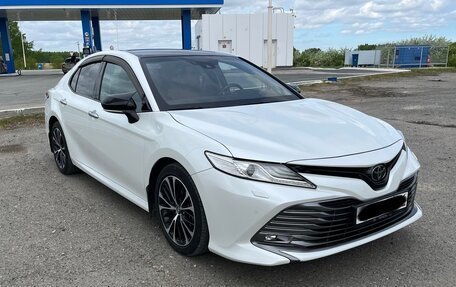 Toyota Camry, 2018 год, 3 100 000 рублей, 2 фотография