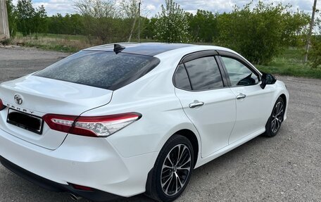 Toyota Camry, 2018 год, 3 100 000 рублей, 8 фотография