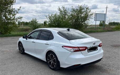 Toyota Camry, 2018 год, 3 100 000 рублей, 7 фотография