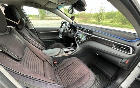 Toyota Camry, 2018 год, 3 100 000 рублей, 10 фотография