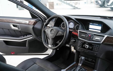 Mercedes-Benz E-Класс, 2011 год, 1 299 000 рублей, 13 фотография