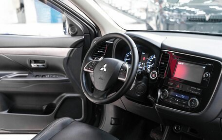 Mitsubishi Outlander III рестайлинг 3, 2013 год, 1 149 000 рублей, 15 фотография
