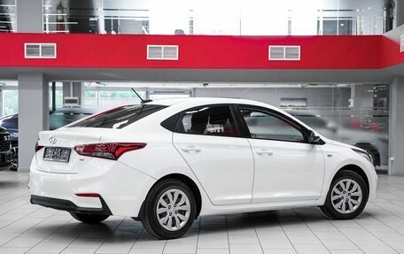 Hyundai Solaris II рестайлинг, 2018 год, 899 000 рублей, 2 фотография
