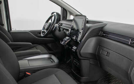 Hyundai Staria, 2021 год, 3 900 000 рублей, 7 фотография