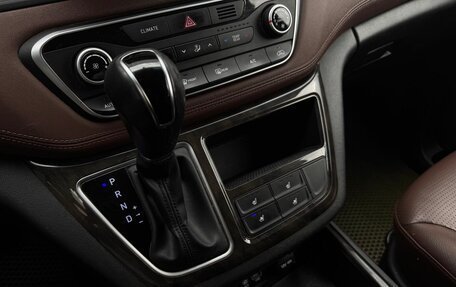 Hyundai Grand Starex Grand Starex I рестайлинг 2, 2019 год, 3 130 000 рублей, 14 фотография