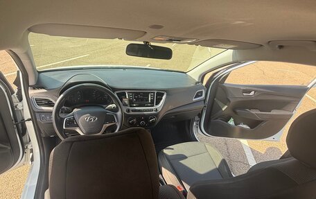 Hyundai Solaris II рестайлинг, 2019 год, 1 500 000 рублей, 10 фотография