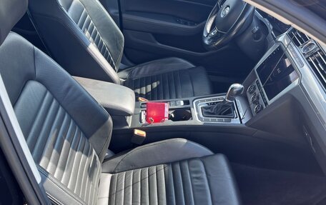 Volkswagen Passat B8 рестайлинг, 2018 год, 2 900 000 рублей, 13 фотография