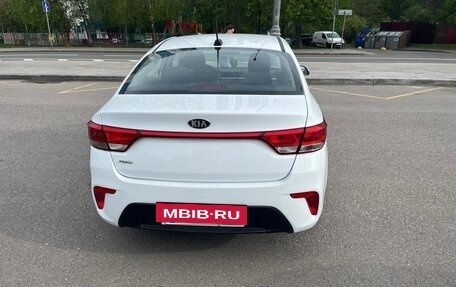 KIA Rio IV, 2017 год, 950 000 рублей, 3 фотография