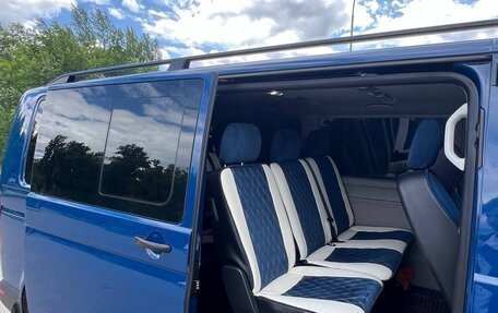 Volkswagen Caravelle T6 рестайлинг, 2016 год, 2 950 000 рублей, 6 фотография
