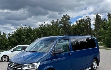 Volkswagen Caravelle T6 рестайлинг, 2016 год, 2 950 000 рублей, 3 фотография