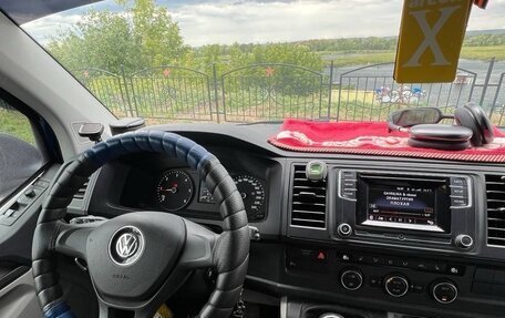 Volkswagen Caravelle T6 рестайлинг, 2016 год, 2 950 000 рублей, 13 фотография