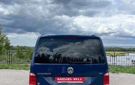 Volkswagen Caravelle T6 рестайлинг, 2016 год, 2 950 000 рублей, 2 фотография