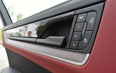 Porsche Cayenne III, 2024 год, 20 400 000 рублей, 28 фотография
