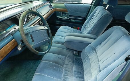 Ford Crown Victoria II, 1993 год, 900 000 рублей, 5 фотография