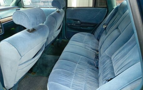Ford Crown Victoria II, 1993 год, 900 000 рублей, 7 фотография