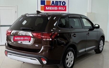 Mitsubishi Outlander III рестайлинг 3, 2021 год, 1 957 000 рублей, 4 фотография