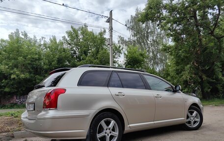 Toyota Avensis III рестайлинг, 2003 год, 650 000 рублей, 2 фотография
