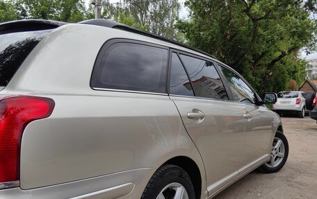 Toyota Avensis III рестайлинг, 2003 год, 650 000 рублей, 9 фотография