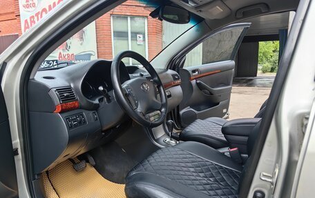 Toyota Avensis III рестайлинг, 2003 год, 650 000 рублей, 5 фотография