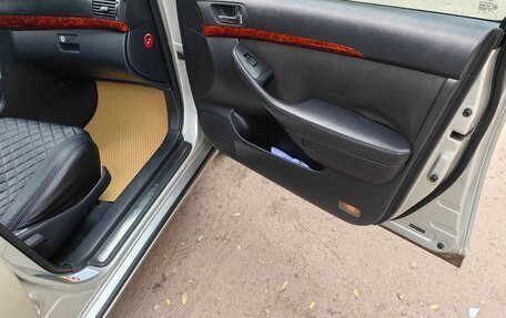 Toyota Avensis III рестайлинг, 2003 год, 650 000 рублей, 14 фотография