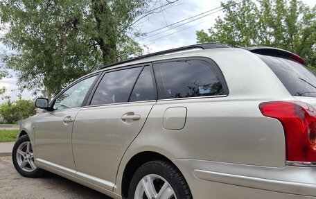 Toyota Avensis III рестайлинг, 2003 год, 650 000 рублей, 15 фотография