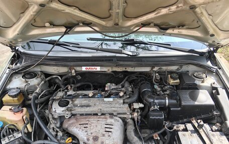 Toyota Avensis III рестайлинг, 2003 год, 650 000 рублей, 19 фотография