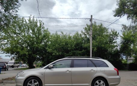 Toyota Avensis III рестайлинг, 2003 год, 650 000 рублей, 17 фотография