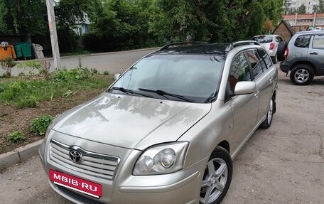 Toyota Avensis III рестайлинг, 2003 год, 650 000 рублей, 3 фотография