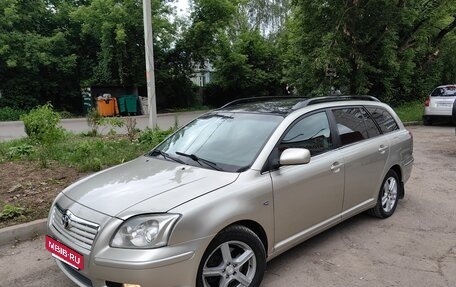 Toyota Avensis III рестайлинг, 2003 год, 650 000 рублей, 18 фотография