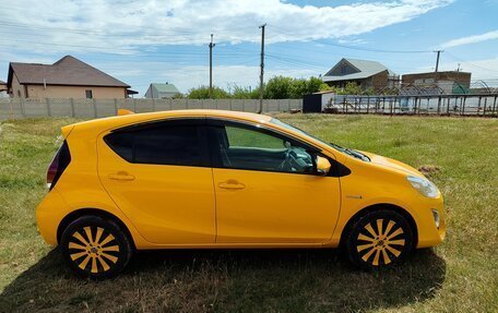 Toyota Aqua I, 2016 год, 900 000 рублей, 2 фотография