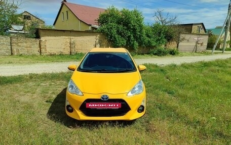 Toyota Aqua I, 2016 год, 900 000 рублей, 3 фотография