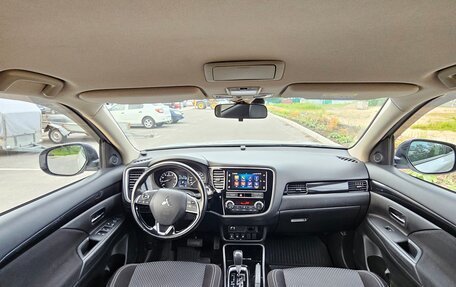 Mitsubishi Outlander III рестайлинг 3, 2020 год, 2 100 000 рублей, 10 фотография