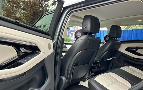 Land Rover Range Rover Evoque II, 2022 год, 3 230 000 рублей, 13 фотография