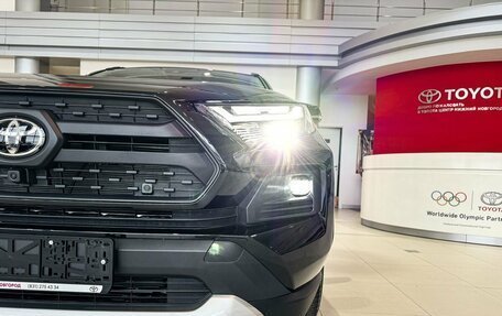 Toyota RAV4, 2024 год, 4 400 000 рублей, 10 фотография