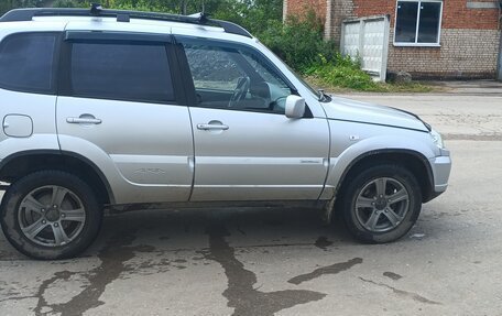 Chevrolet Niva I рестайлинг, 2011 год, 410 000 рублей, 4 фотография
